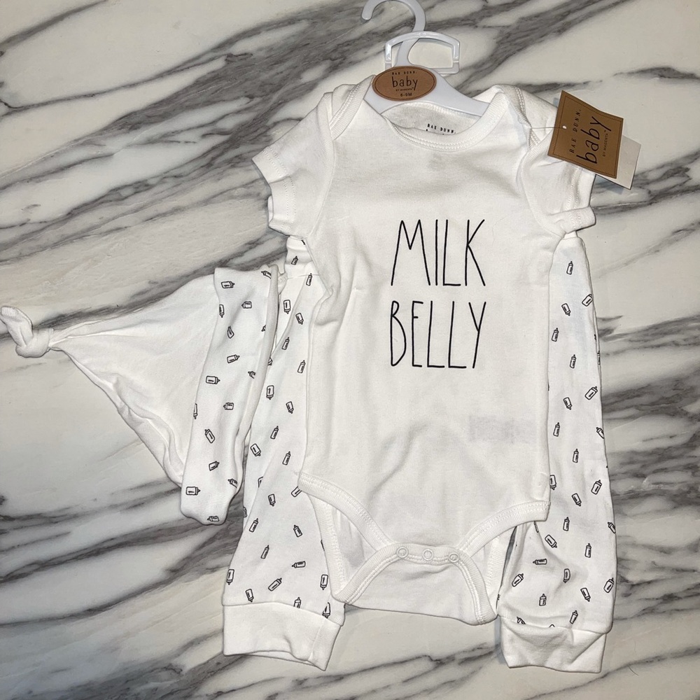 Rae Dunn Set size 6-9 months